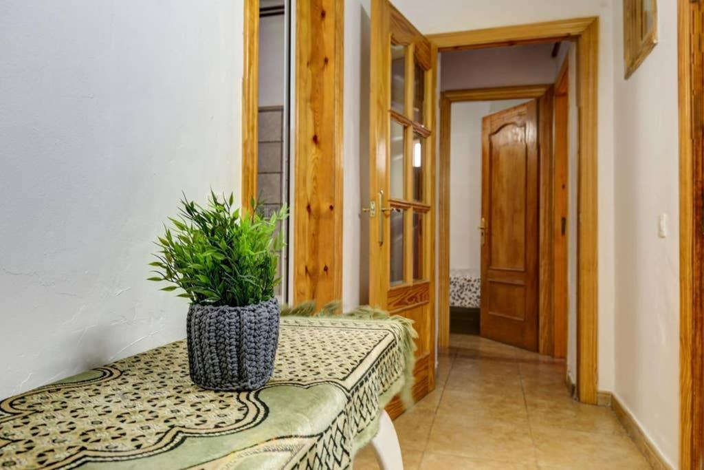7 Pax Montserrat Ramblas Barcelona Exterior foto