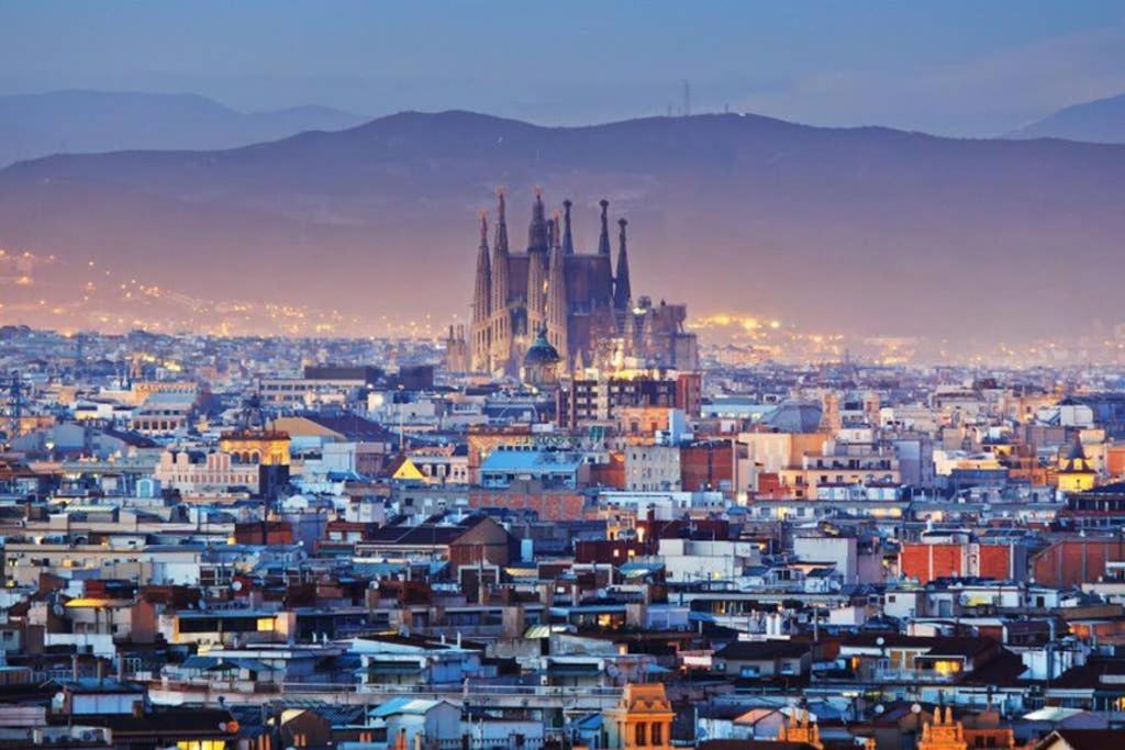 7 Pax Montserrat Ramblas Barcelona Exterior foto